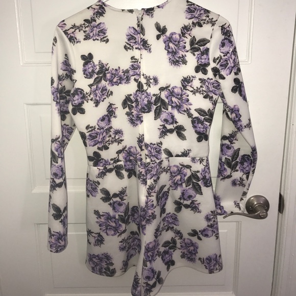 Short Floral romper - Picture 3 of 3