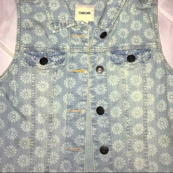 Floral button up denim vest - Picture 3 of 7
