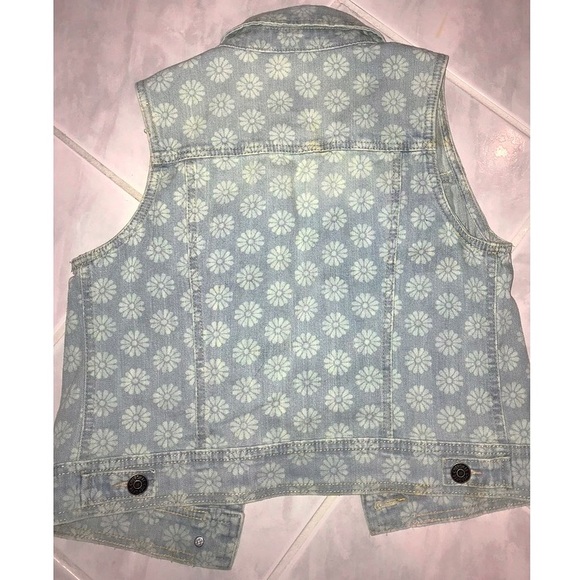 Floral button up denim vest - Picture 6 of 7