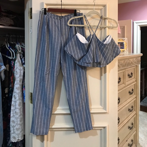 Pin stripped two-piece - Picture 2 of 3