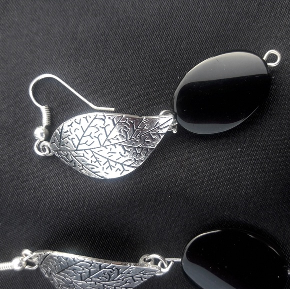 Silver leaf drop earrings - Picture 2 of 3