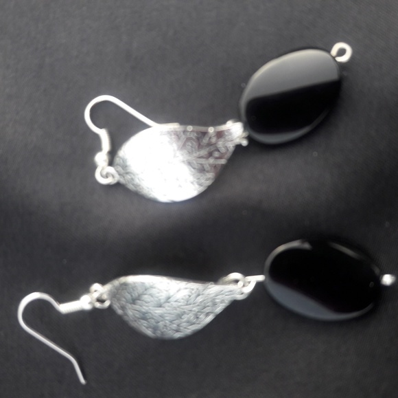 Silver leaf drop earrings - Picture 3 of 3