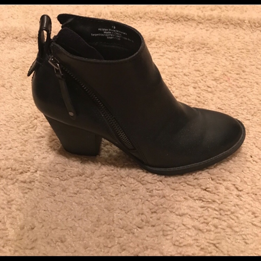 DV black zipper ankle booties 7.5 7 1/2