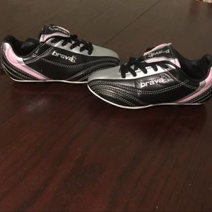 Girls Soccer Shoes ⚽️