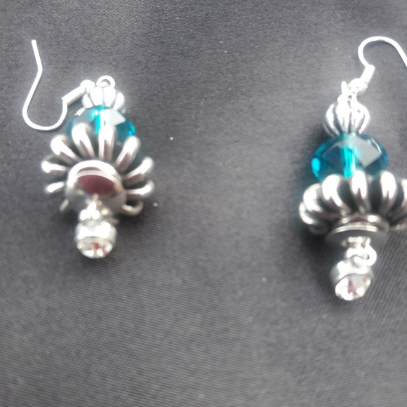 Handmade blue & silver dangle earrings - Picture 3 of 4