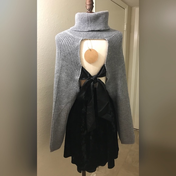 Pretty Little Thing Knitted Bow Back Sweater - Picture 8 of 8