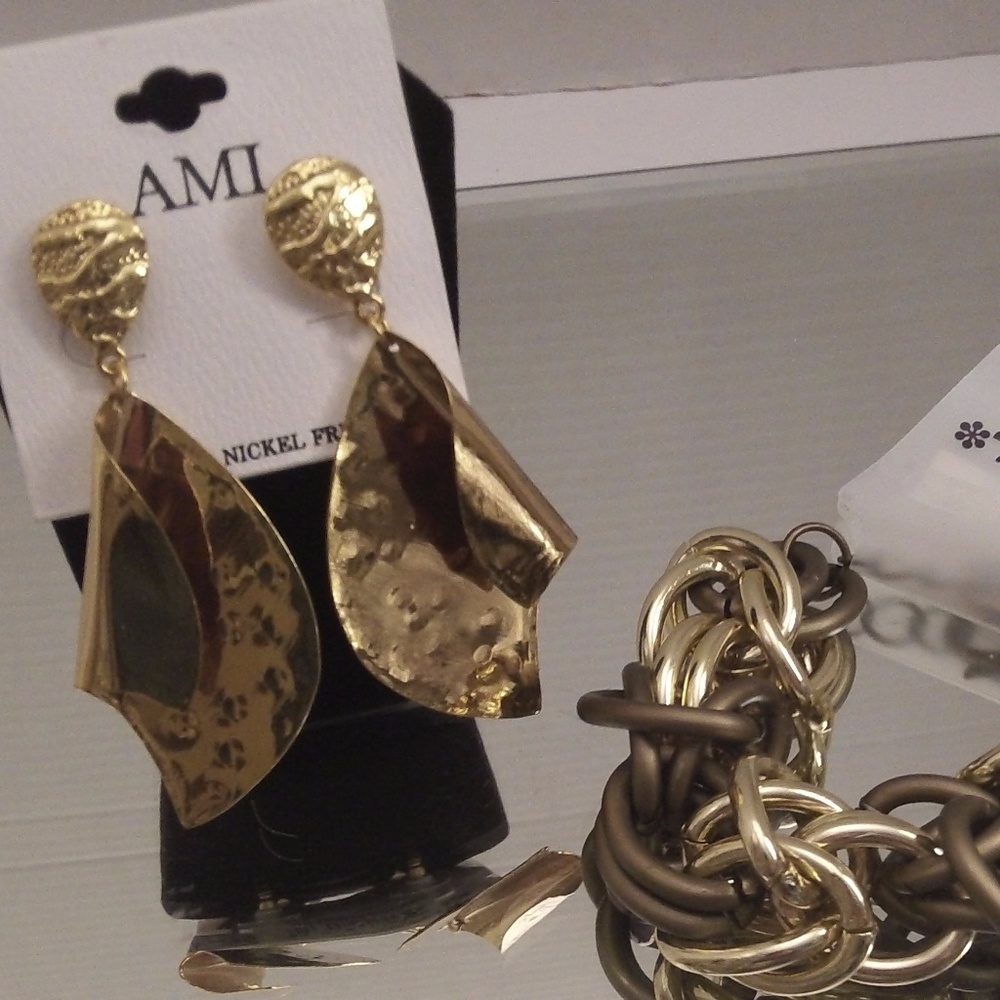 AMI EARRINGS & TAMINA BRACELET B375 - Picture 1 of 5