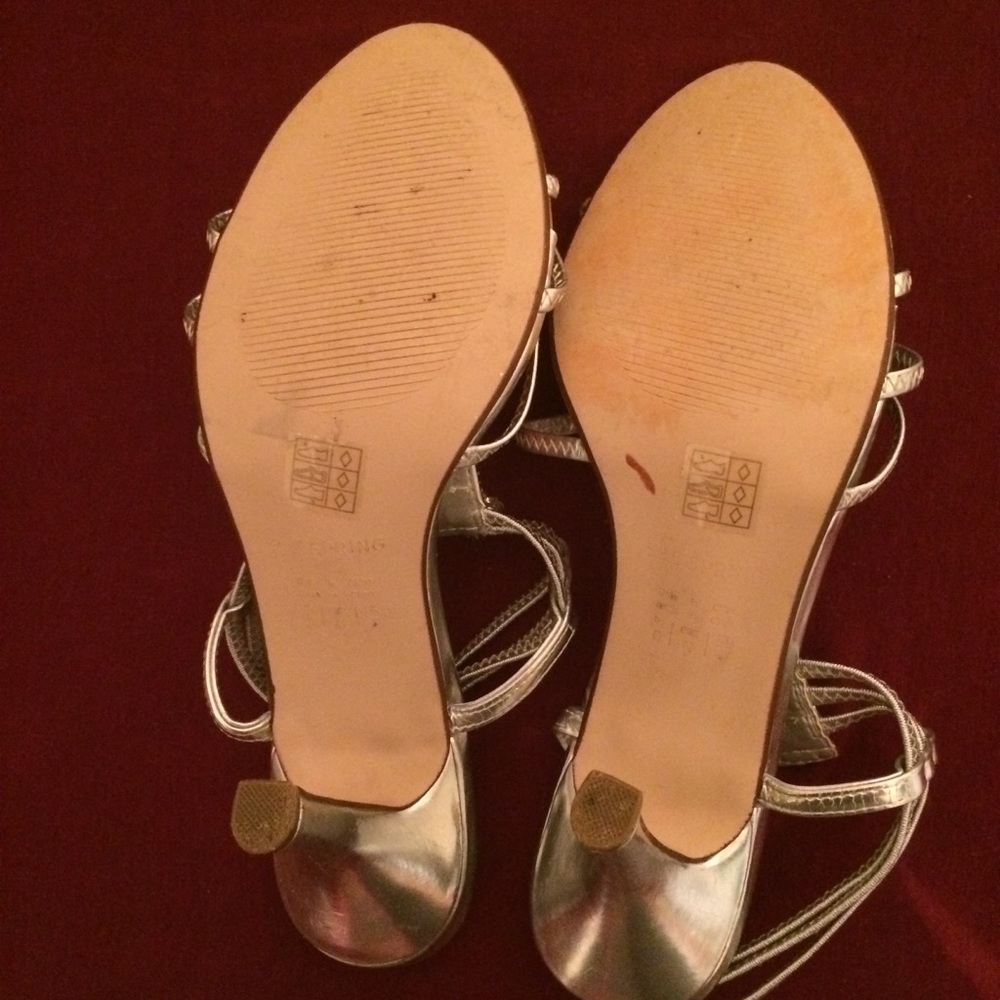 Call It Spring Silver Heels - Picture 4 of 6