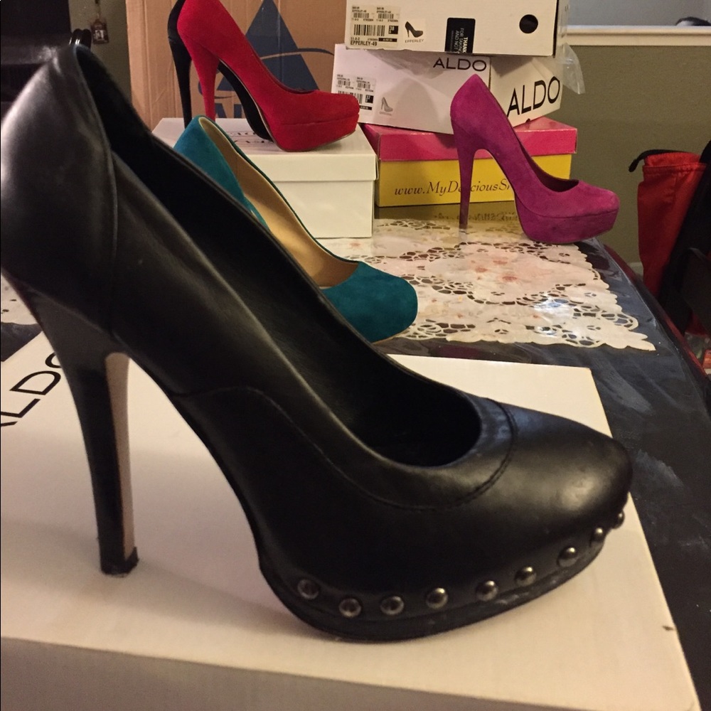 Heels - Picture 2 of 2