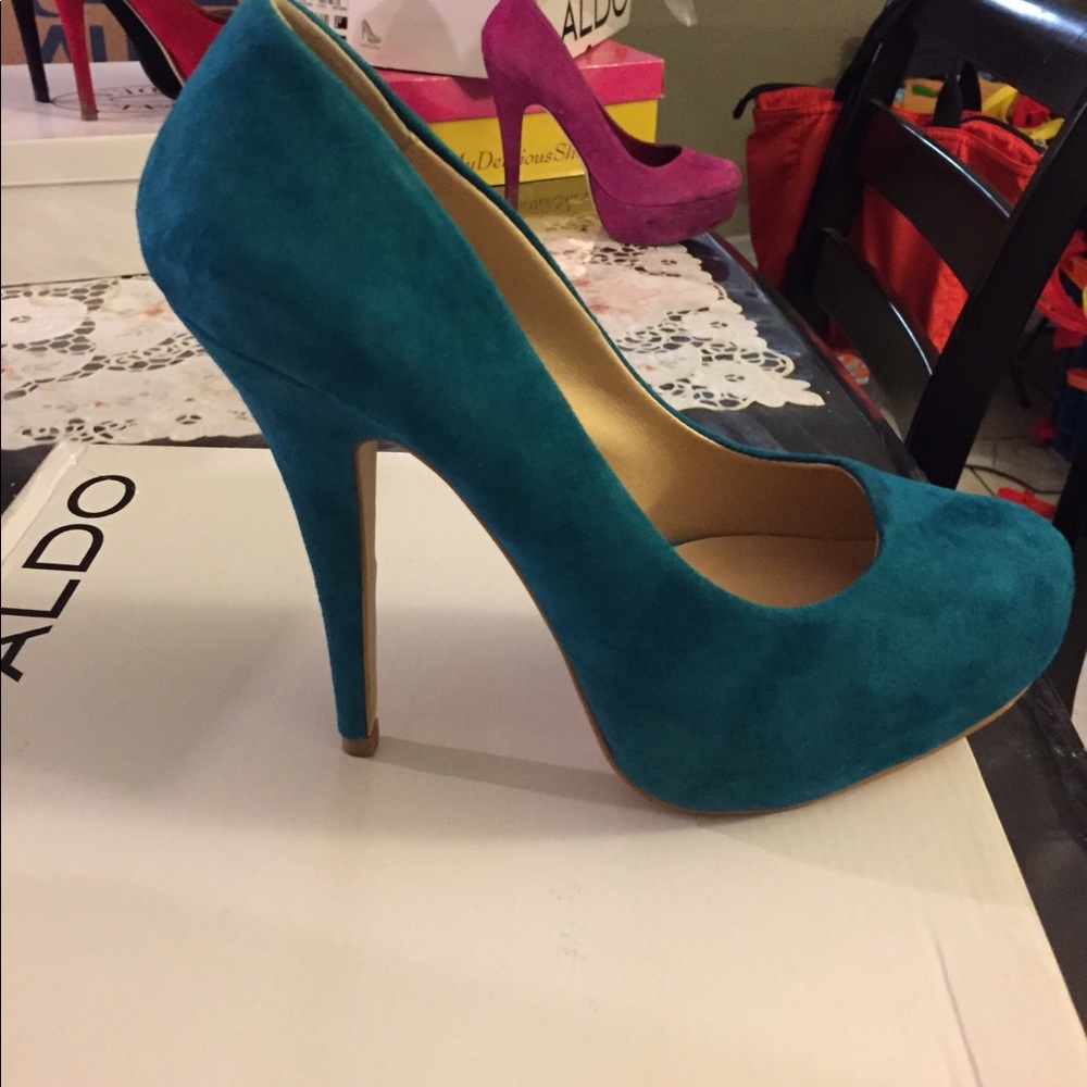 Heels - Picture 2 of 2