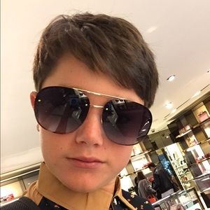 Meet your Posher, Alex