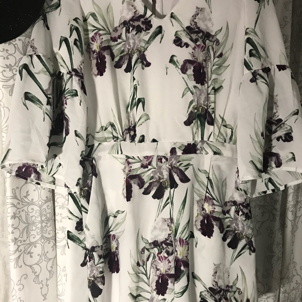 FLORAL ROMPER - Picture 3 of 3