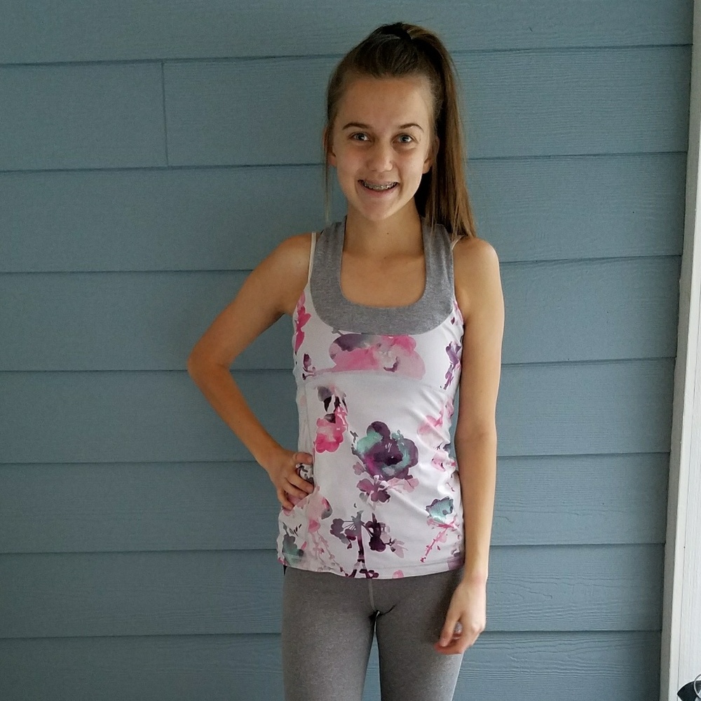 Flowered Lululemon athletic tanktop🌸