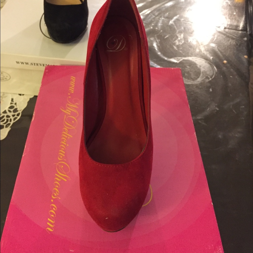 Red heels like new