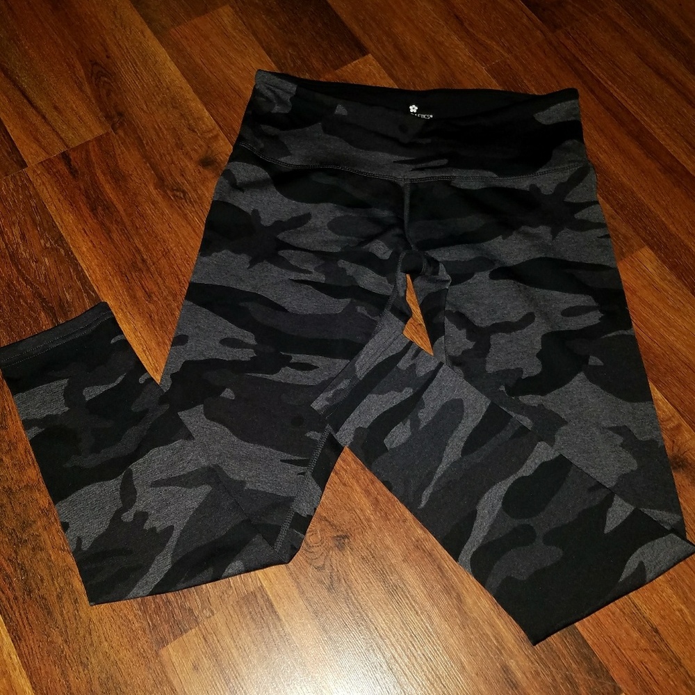 Camo print leggings