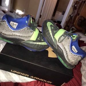 KD electric eals. new. size 6.5 Youth. 75$