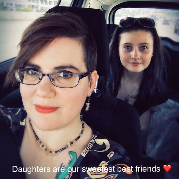 Meet your Posher, Dawn - Picture 5 of 9