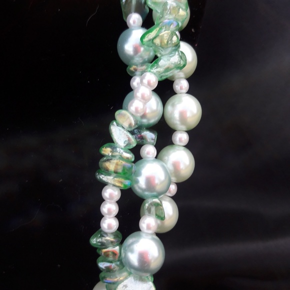 3 strand green glass & white pearl necklace - Picture 5 of 7