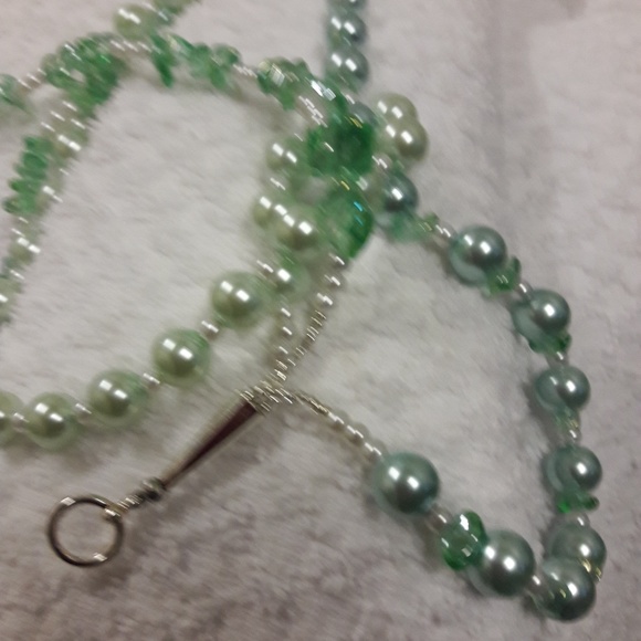 3 strand green glass & white pearl necklace - Picture 7 of 7