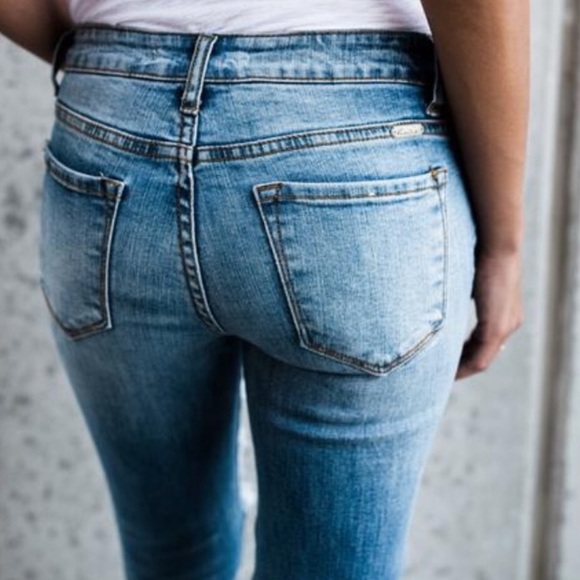 ✨LAST ONE✨Distressed Fray Hem Denim Jeans - Picture 5 of 6