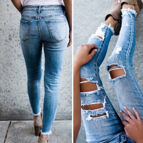 ✨LAST ONE✨Distressed Fray Hem Denim Jeans - Picture 3 of 6