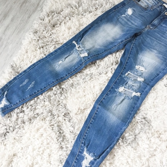 ✨LAST ONE✨Distressed Fray Hem Denim Jeans - Picture 6 of 6