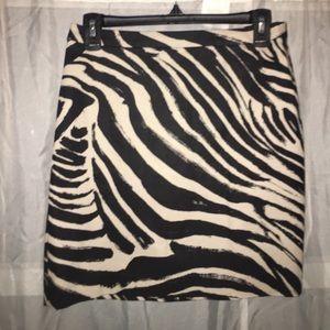 ⭐️PRICE DROP⭐️ NWOT H&M Zebra Skirt Size 6