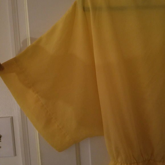Yellow Blouse - Picture 4 of 4