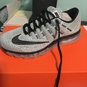 Men’s Nike Air Max 2016 - Size 7