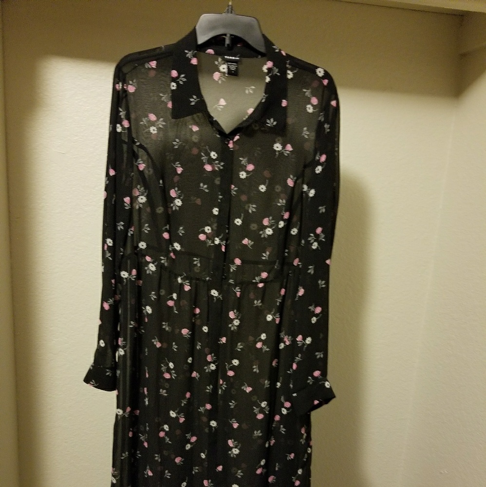 Torrid size 1 floral shirt