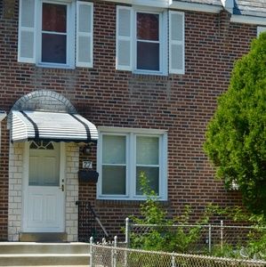 Meet your Posher, Malika