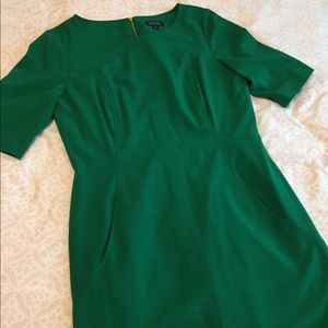 Tahari Dress w/ Pockets, Size 10, 3/4 sleeves