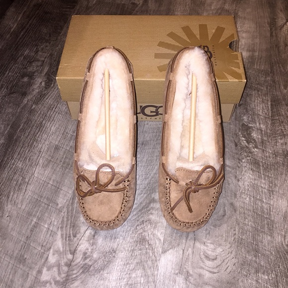 Womens UGG® Bella II Casual Shoe - Picture 2 of 3