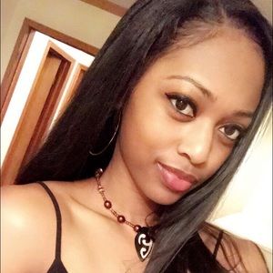 Meet your Posher, Monica