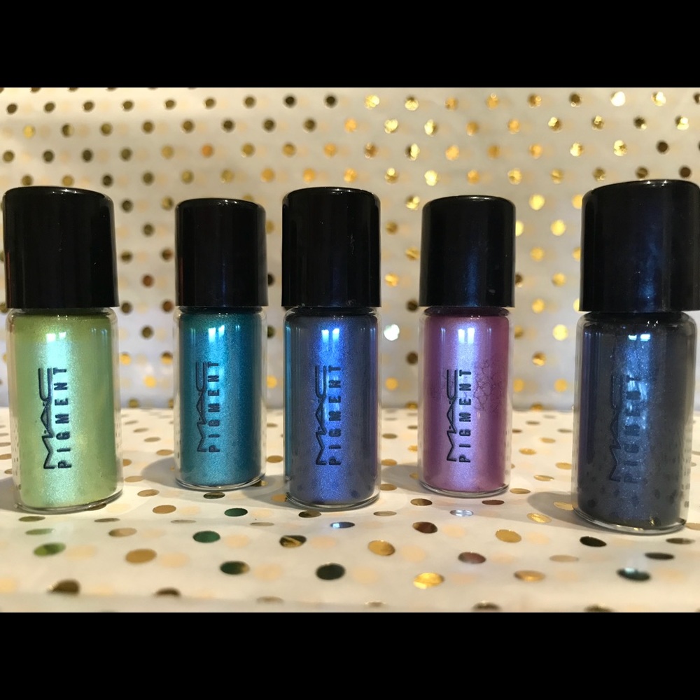 Collection of MAC Cosmetic pigments