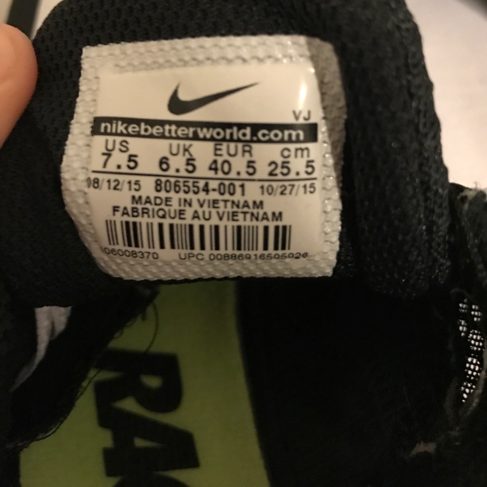 Track shoes - Picture 2 of 3