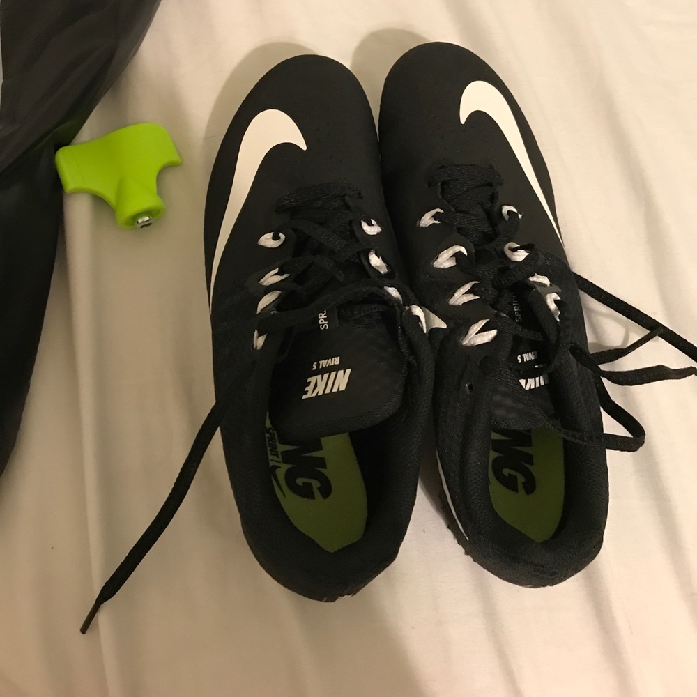 Track shoes - Picture 3 of 3