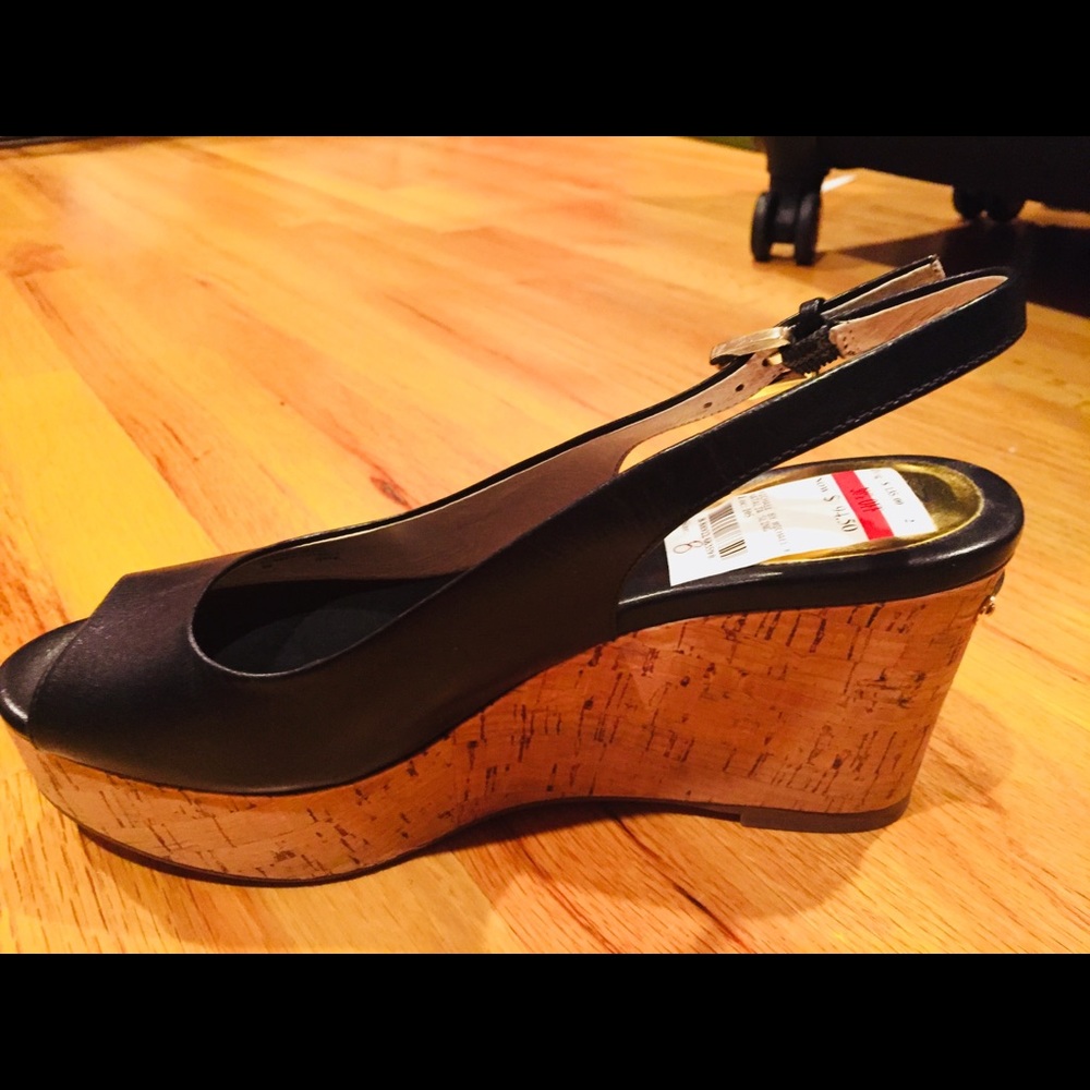 Beautiful brand new Michael kors shoe - Picture 3 of 3