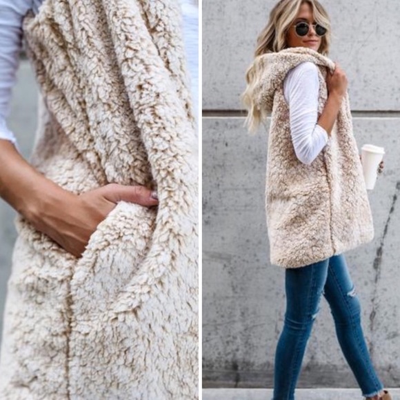 ✨🌸1 LEFT✨🌸 Cozy Beige Sherpa Vest - Picture 3 of 4