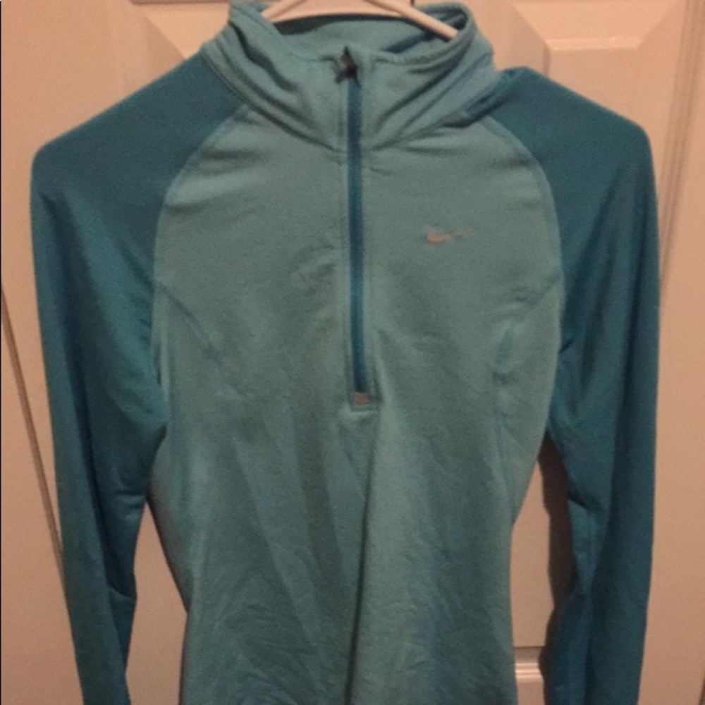 Nike top