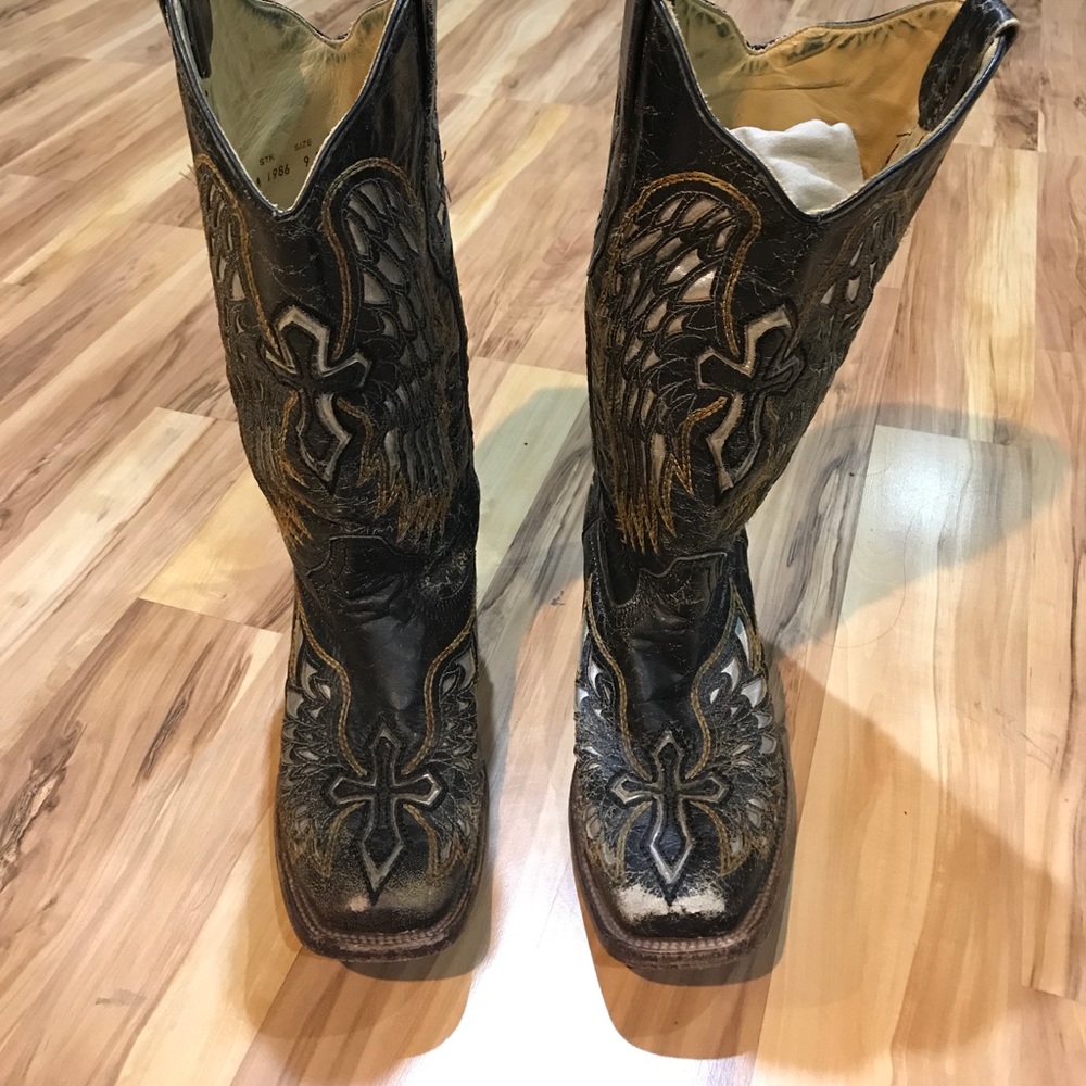 Corral cowboy boots