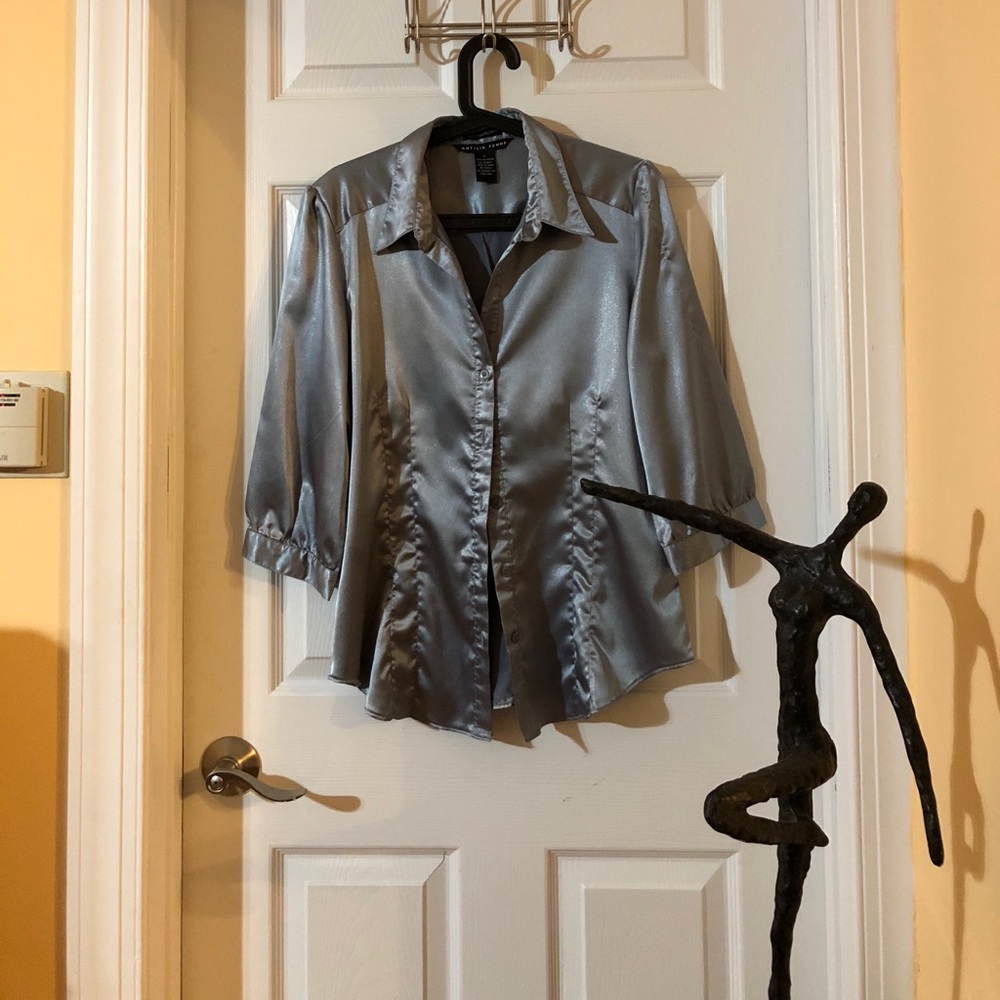STRETCH Like Satin Button Up Blouse