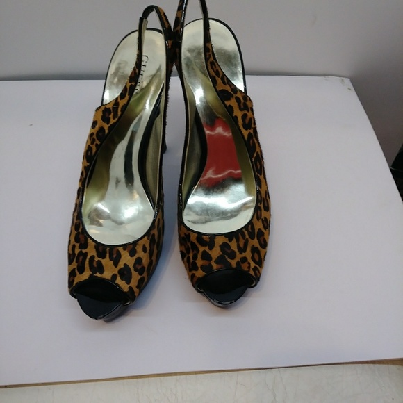 Women's heels size 9.5 us with 4inch heel - Picture 3 of 3