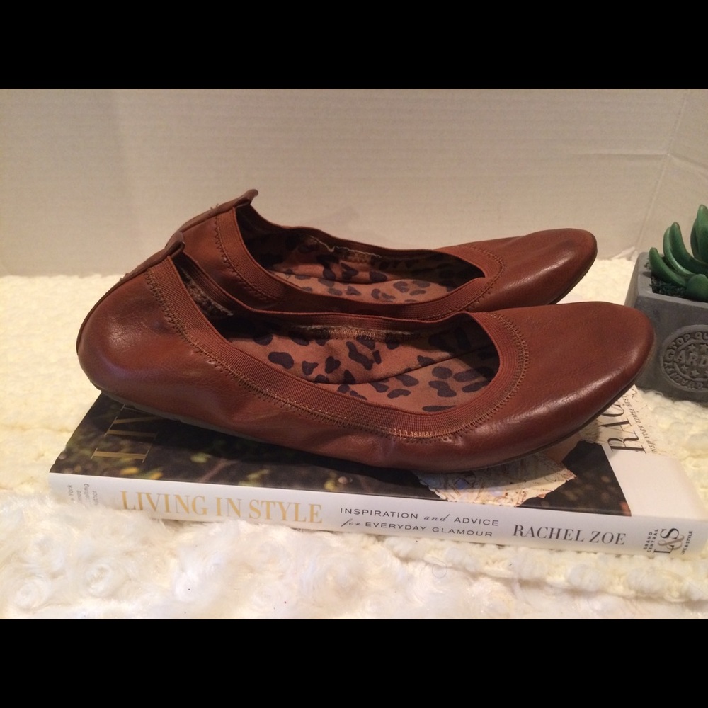 Unlisted by Kenneth Cole flats, sz 7 1/2