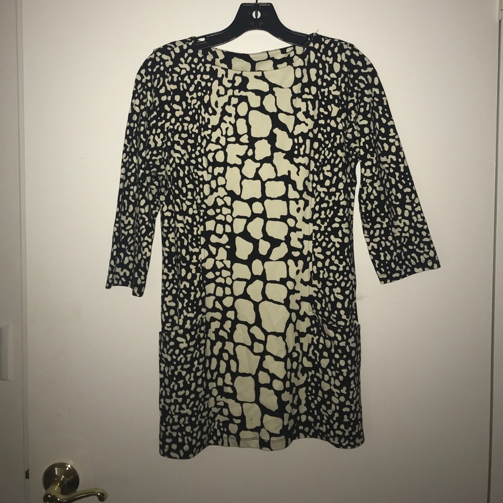 J. McLaughlin black and white top