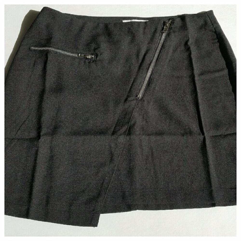 Black Mini Skirt with Silver Exposed Zippers SMALL - Picture 7 of 7