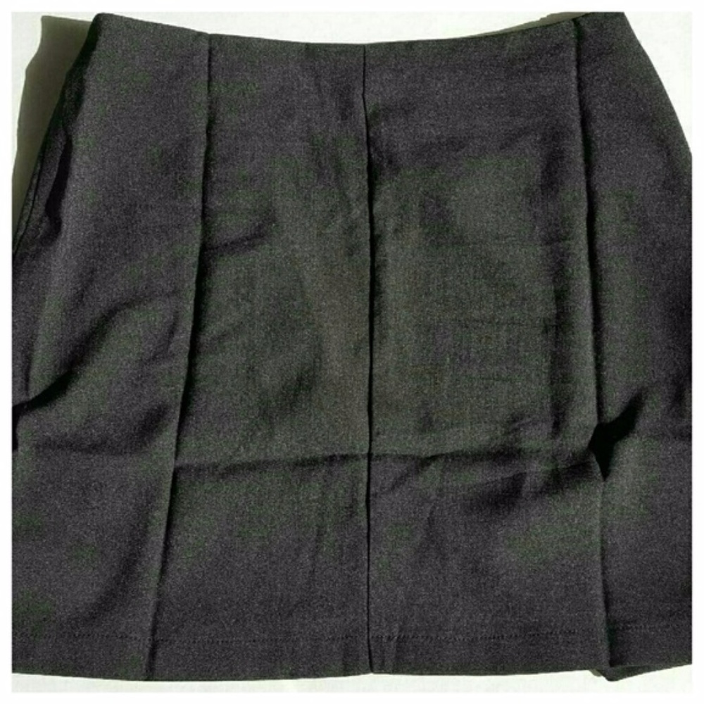 Black Mini Skirt with Silver Exposed Zippers SMALL - Picture 6 of 7