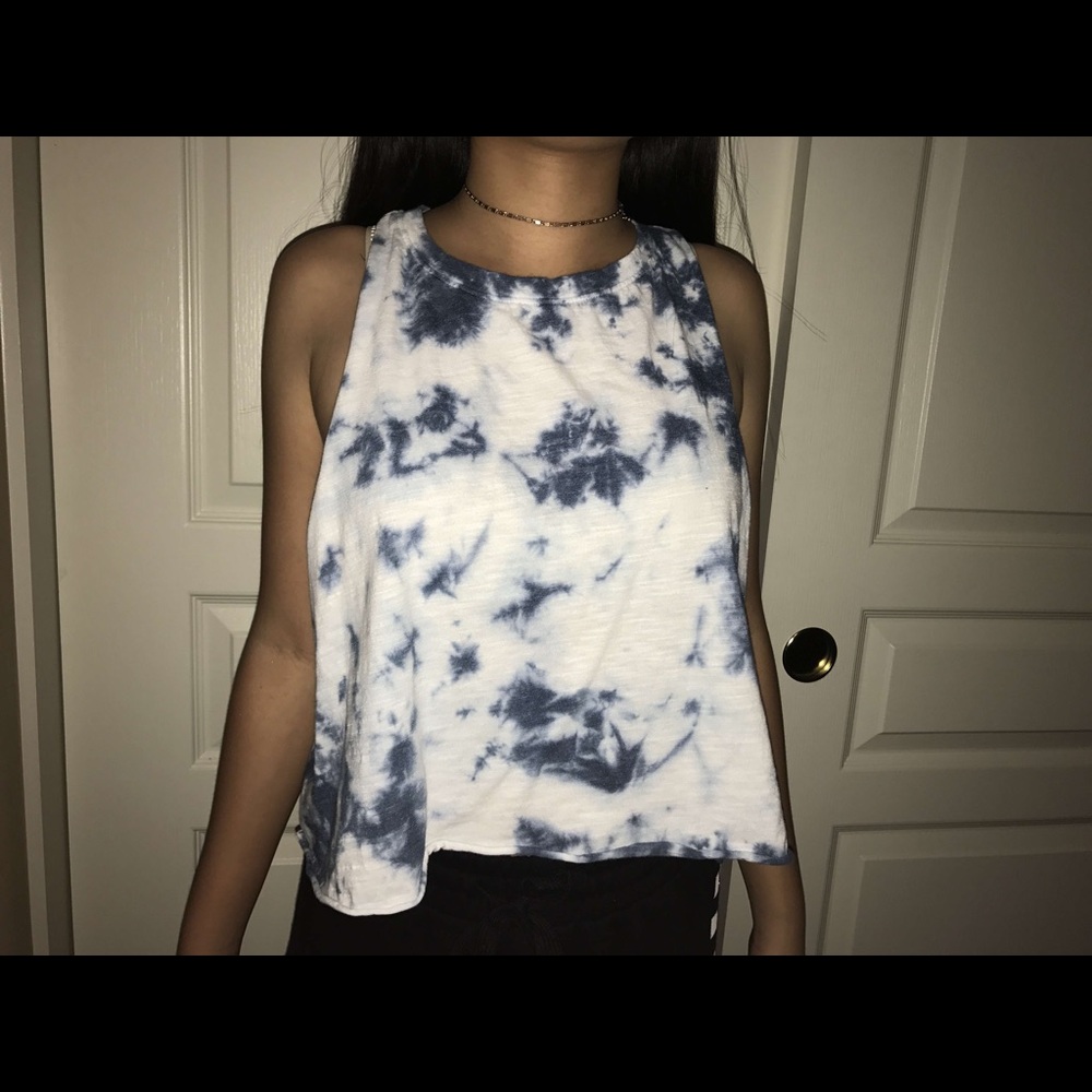 Tie-dye muscle tee