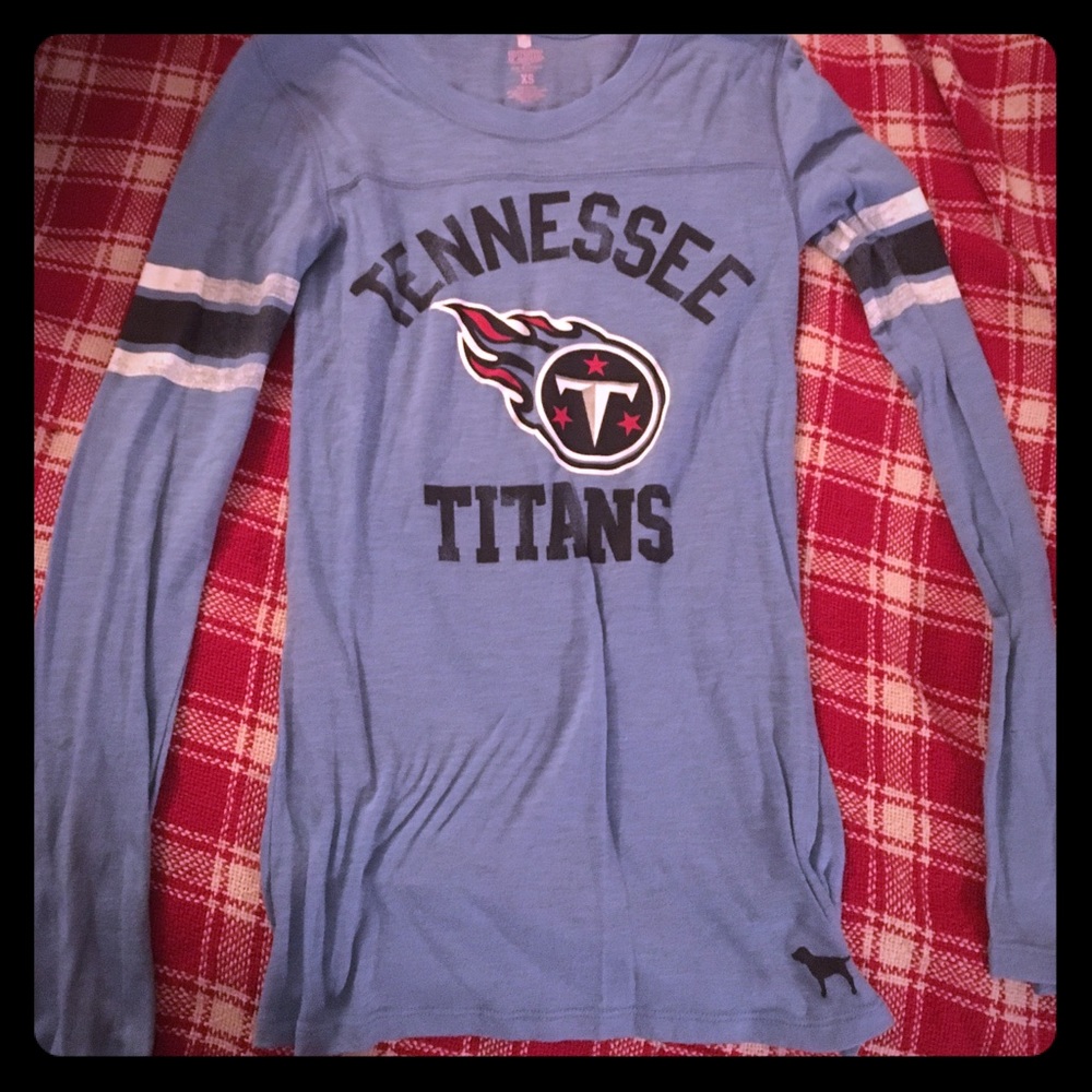 Victoria’s Secret with 5th & ocean.