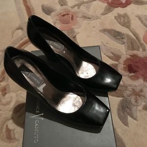 Vince Camuto black pumps